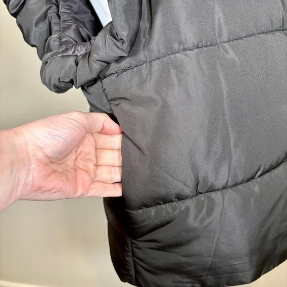 NWT Entro Black Puffer Vest with Puff Sleeves Size Medium - Picture 5 of 9